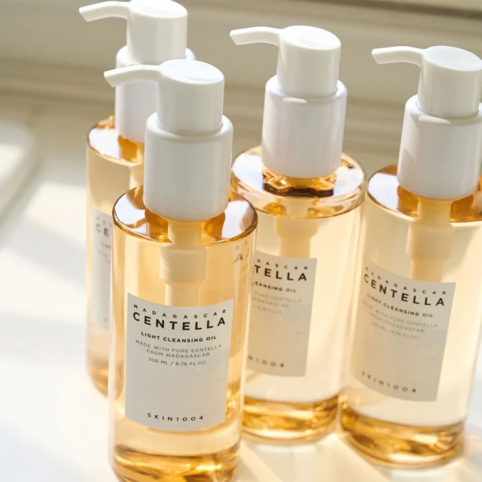 SKIN1004 Madagascar Centella Light Cleansing Oil Miniature (30mL) - Image 3