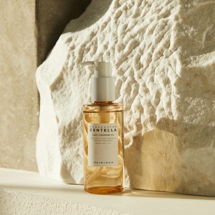 SKIN1004 Madagascar Centella Light Cleansing Oil Miniature (30mL) - Image 4